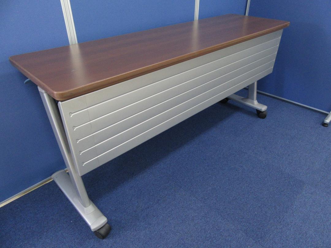 [￥8,000⇒￥4,000]岡村製作所 サイドスタックテーブル 横幅1500mm/奥行450mm■シックなブラウンカラーが高級感を演出!!
                        
                                    中古
            