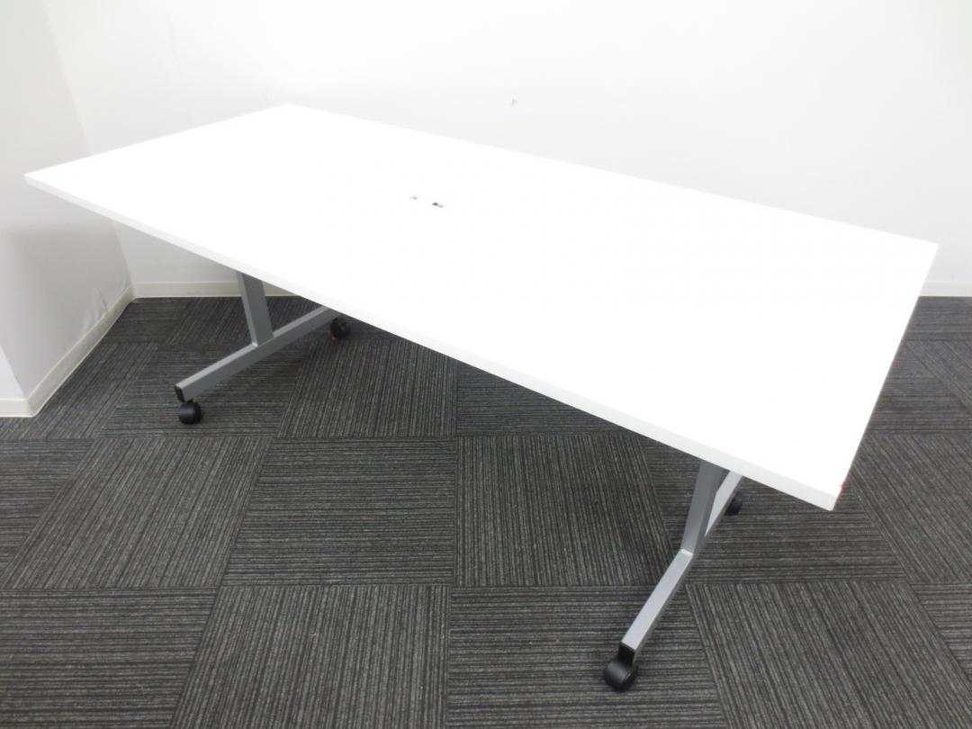 【お買い得2台セット商品】【10％OFF価格】【会議用スタックテーブル】幅が1800㎜奥行800㎜タイプ■天板を折り畳み収納も可能！！■キャスター付きなので移動も楽々です！■天板は明るいホワイトカラー
                        
                                    中古
            