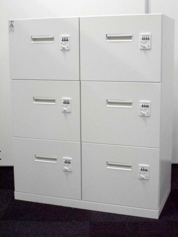 【ダイヤル錠】ファイルキャビネット｜パーソナルタイプ　※ダイヤル検索キー別売り【ホワイトキャビネット】
                        
                                    中古
            