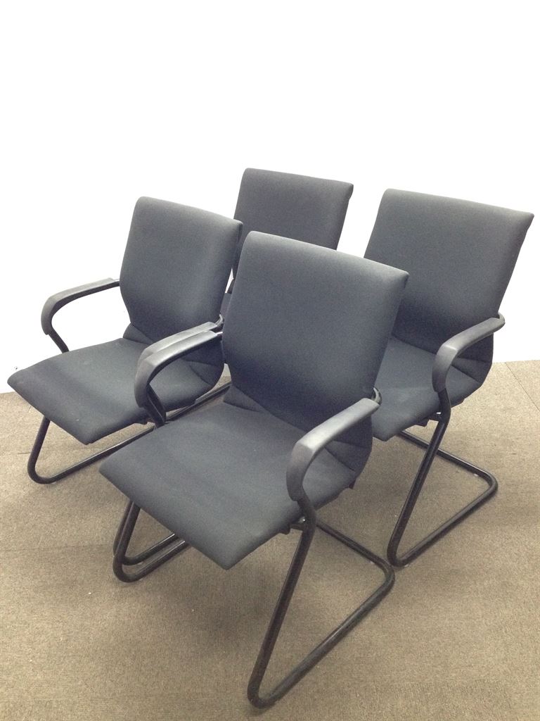 【スチールケースのおしゃれなチェア】【4脚販売・海外人気商品】
                        
                                    中古
            