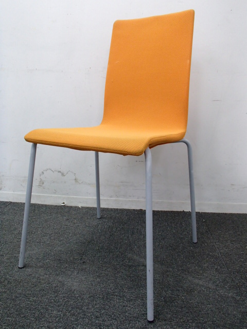 【入替のためお安く！】スタッキングチェア｜オレンジ色のオシャレなチェア！
                        
                                    中古
            
