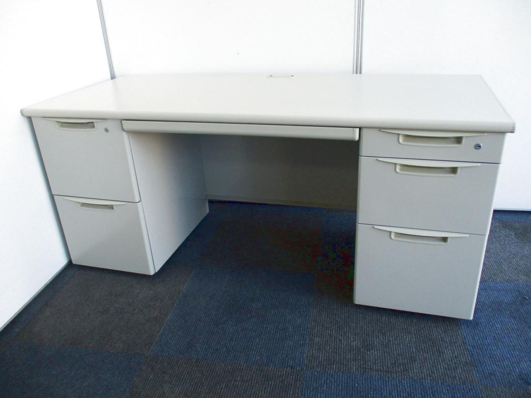 【幅1600mmとゆったり使用可能！】両袖机・プラス製！【上長様向けにおすすめ！】
                        
                                    中古
            