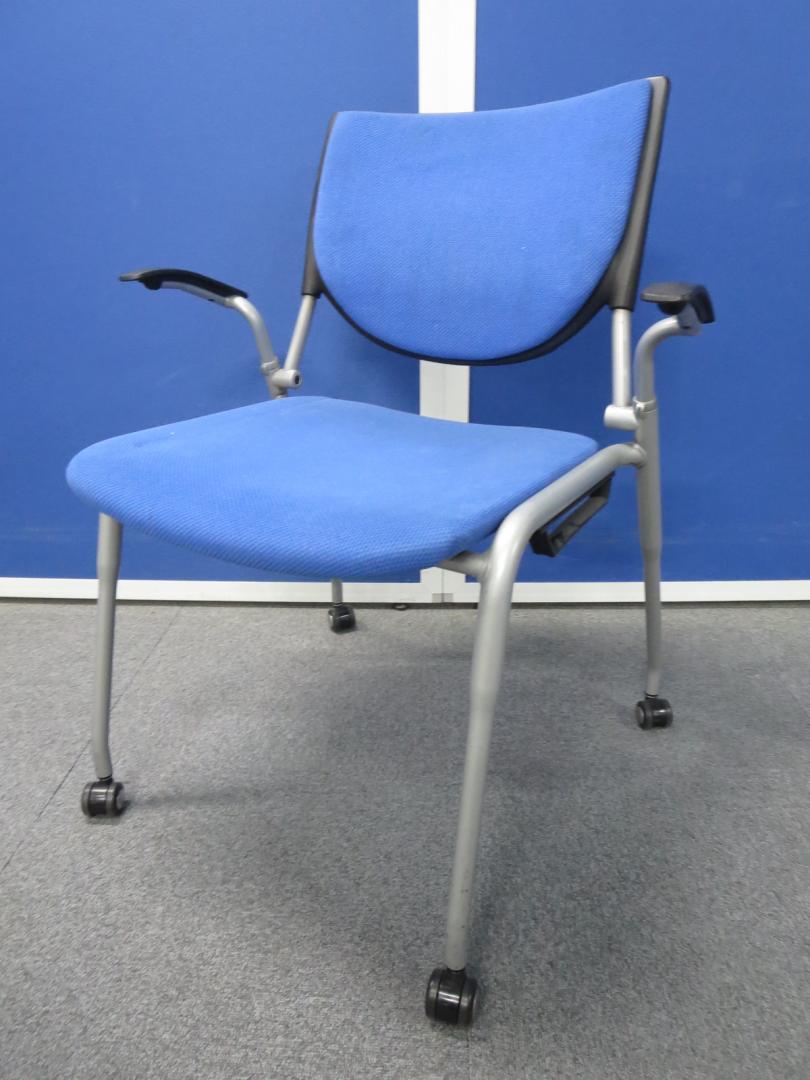 ■スタッキングチェア　ブルー　肘付　■オカムラ　プロスタックシリーズ【おつとめ品】
                        プロスタック
                                    中古
            