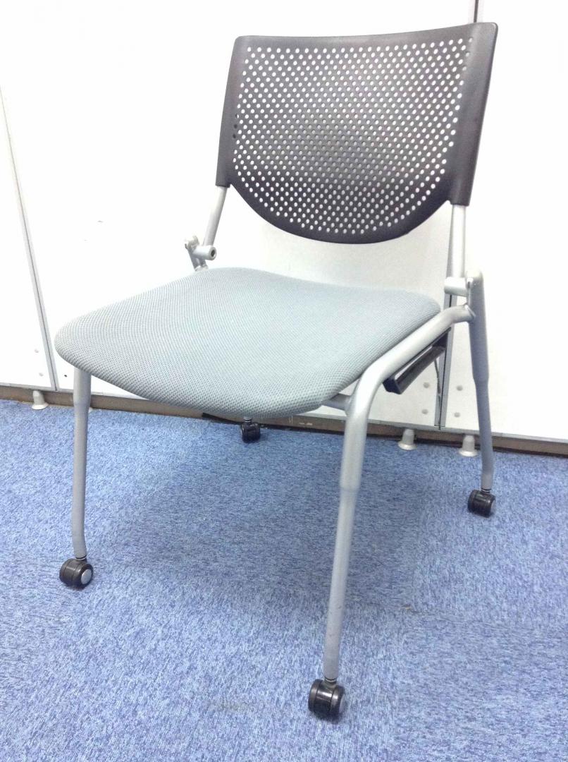 【オカムラ製、プロスタックチェア入荷！】重ねて収納できて置き場に困らない！！
                        
                                    中古
            