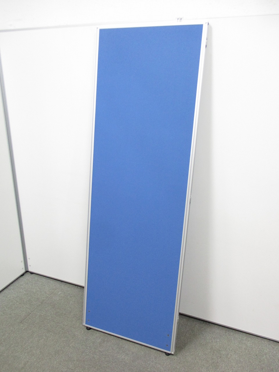 【未使用品！】★高さ1800mmのパーティション、鮮やかなブルー♪★通常販売価格10700円の所、店舗在庫限定価格、9700円!
                        -
                                    新古品
            