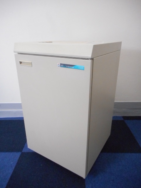 【KS】[業務用シュレッダー]最大22枚同時裁断　マイナンバー、セキュリティ対策におすすめ
                        
                                    中古
            