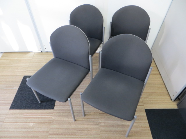 【重ねて便利】重ねて収納できるイトーキ製のスタッキングチェア4脚セット【中古オフィス家具】
                        
                                    中古
            