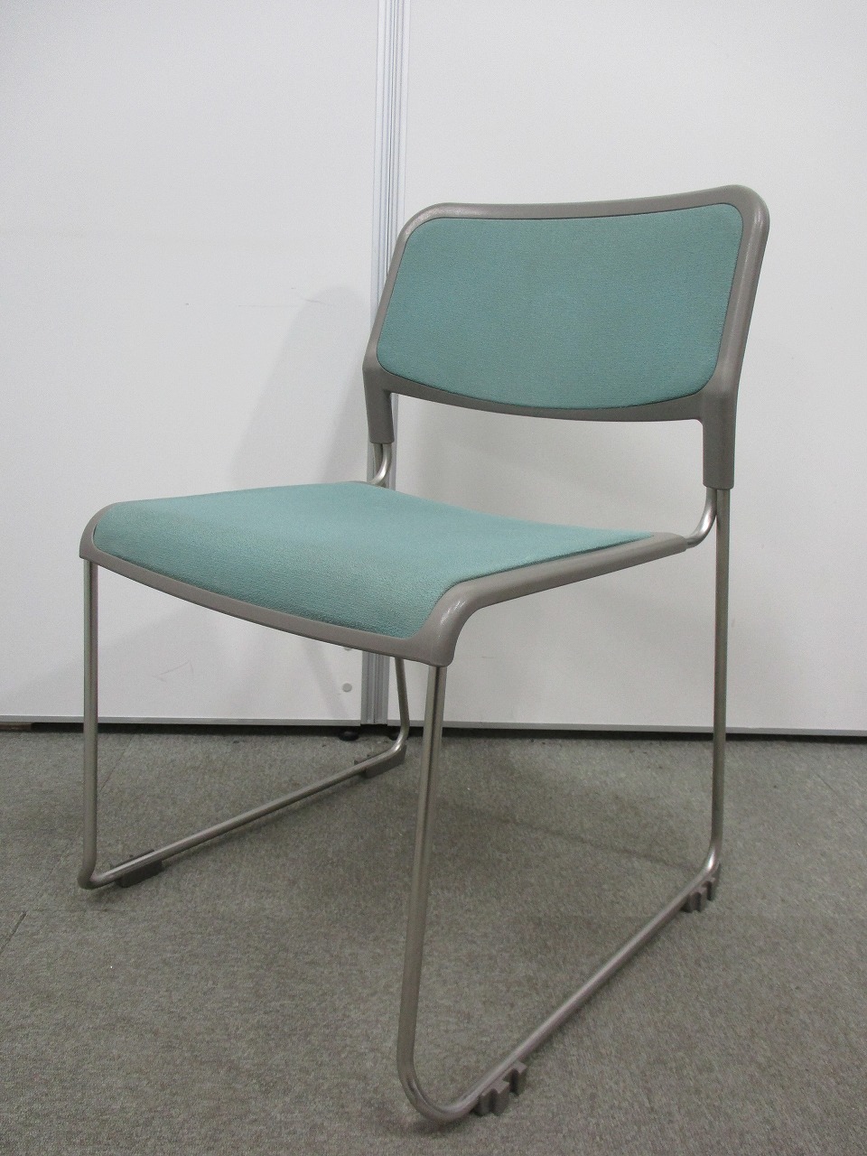 【シンプルチェア】シンプルなミーティングチェア☆ライオン製☆
                        
                                    中古
            