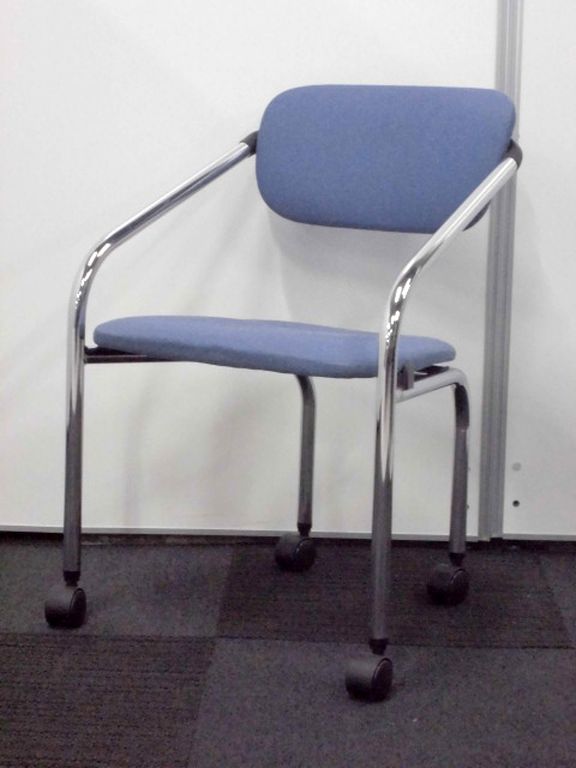【キャスター付ミーティングチェア】コクヨ製｜ネスティングチェア｜肘付｜ブルー
                        
                                    中古
            