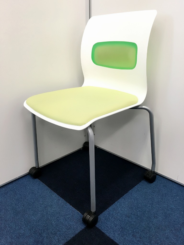 【綺麗なライトグリーン色がオフィスを彩ります】■コクヨ製　■ pictis(ピクティス)シリーズ　■キャスター付き　■会議室・リラクゼーションルームにいかがでしょうか
                        ピクティス
                                    中古
            