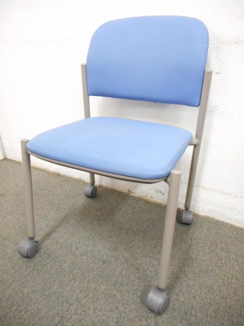 【最後の1脚売り切り価格】【キャスター付で便利】【事務にも】【ミーティングにも】【待合室・控室にも】【中古チェア（椅子）スタッキング】
                        8109AZ　FR04
                                    中古
            