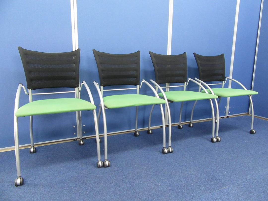 [4脚セット!!]イトーキ(ITOKI) ネスティングチェア■メッシュ生地で蒸れにくく、やさしいグリーンカラーが印象的!!会議にちょっとしたミーティングに使い勝手が良いチェアです!! 
                        プリエ2
                                    中古
            