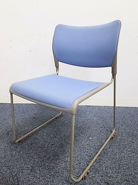 【12脚入荷】定番の重ねて収納可能なスタッキングチェア！！
                        8104
                                    中古
            