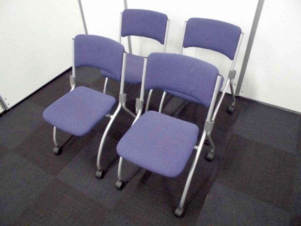 【平行・垂直2ウェイ収納！】コクヨ｜スタッキングチェア(パープル)｜キャスター付【4脚セット】
                        
                                    中古
            