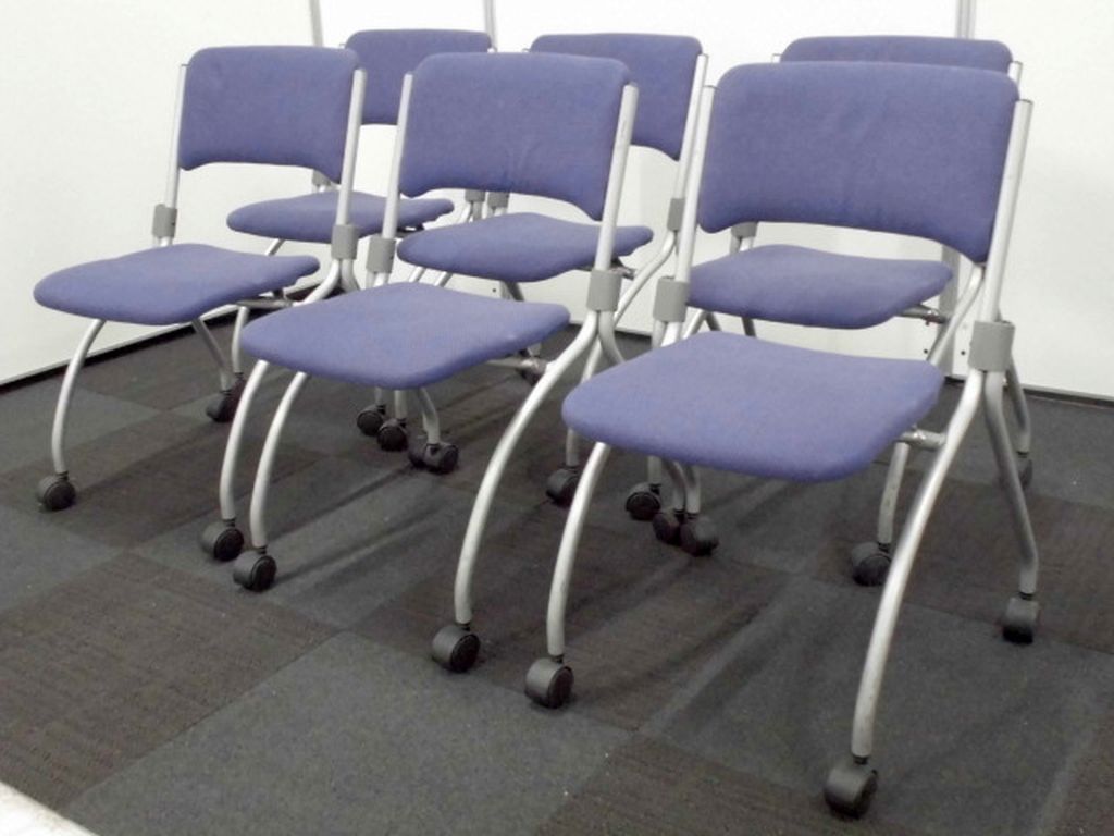 【6脚セット】コクヨ｜スタッキングチェア(パープル)｜キャスター付【平行・垂直2ウェイ収納！】
                        
                                    中古
            
