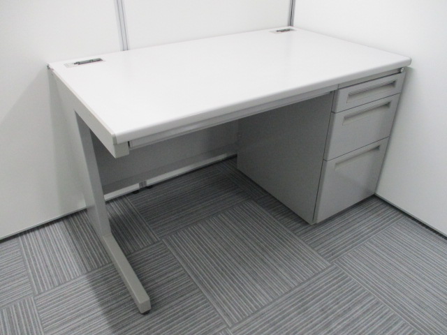 大人気の1200mm幅の片袖デスク！内田洋行製FEEDシリーズ
                        FEED
                                    中古
            