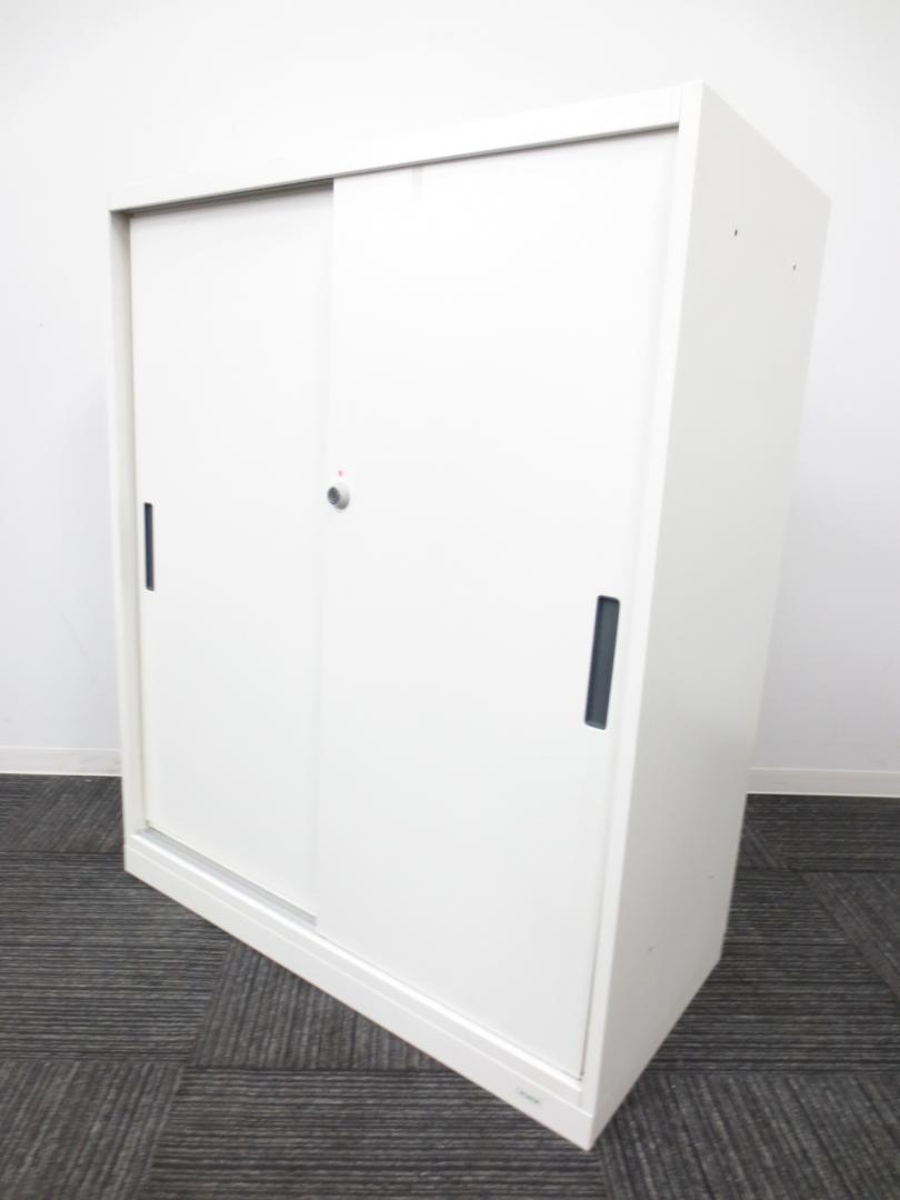 ■オカムラ製　引戸書庫(引違い)　■ヴィラージュ■清潔感のあるホワイトカラー　■たっぷり収納できます！■書類の整理をしたい方にオススメ (状態良好でオススメ!!)
                        ViLLAGE(ヴィラージュ)
                                    中古
            