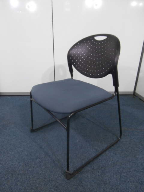 【６脚限定入荷！！大人気のスタッキングチェア！！】
                        
                                    中古
            