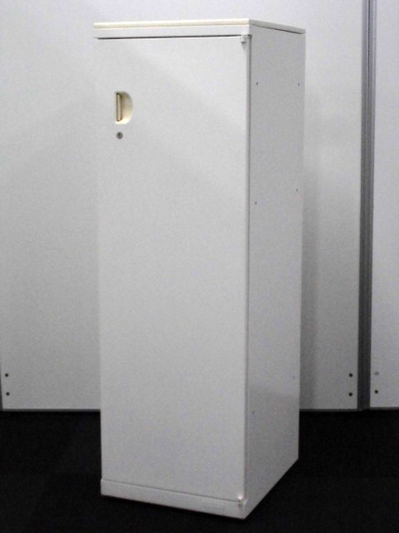 【オフィスのデットスペースに！】オカムラ製片開き書庫【鍵付】
                        SA
                                    中古
            