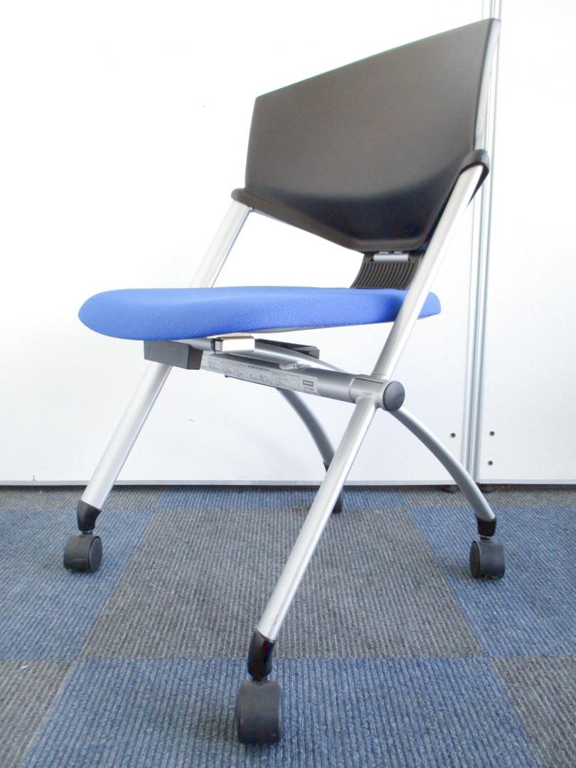 【キャスター付きのミーティングチェア！】コクヨ製コルサシリーズ！【定番のブルー色！】
                        コルサ
                                    中古
            