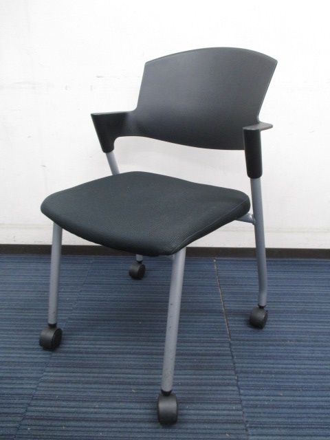 【状態良好品】プロッティチェア｜キャスター付き｜ミーティングスペースに最適｜短い肘掛がとても使い易いコクヨ製の名作です【中央区】【日本橋】【中古オフィス家具】
                        プロッティ
                                    中古
            