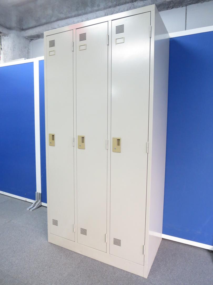 ■3人用ロッカー（鏡不足・付属パーツ不足）　■TOYO（東洋事務器工業）
                        
                                    中古
            