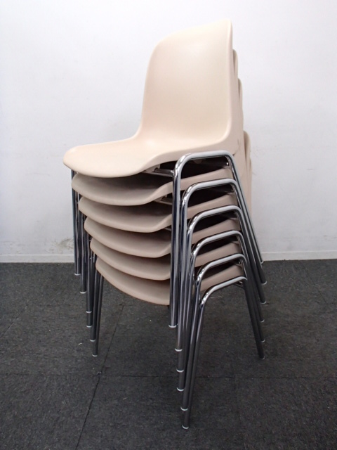 【セット商品】スタッキングチェア｜6脚セット！｜ナチュラル色の明るいチェア！
                        
                                    中古
            