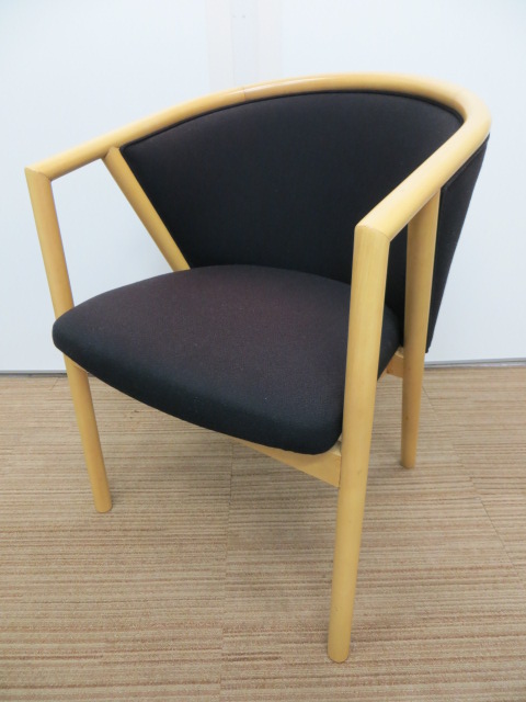 【木製フレーム】値下げしました！5000円→1500円　オカムラ製のミーティングチェア【中古オフィス家具】
                        
                                    中古
            