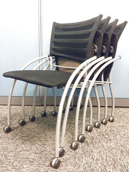 【4脚セット商品】【会議用チェア ブラック色で待合室や休憩所にも最適】	
                        
                                    中古
            