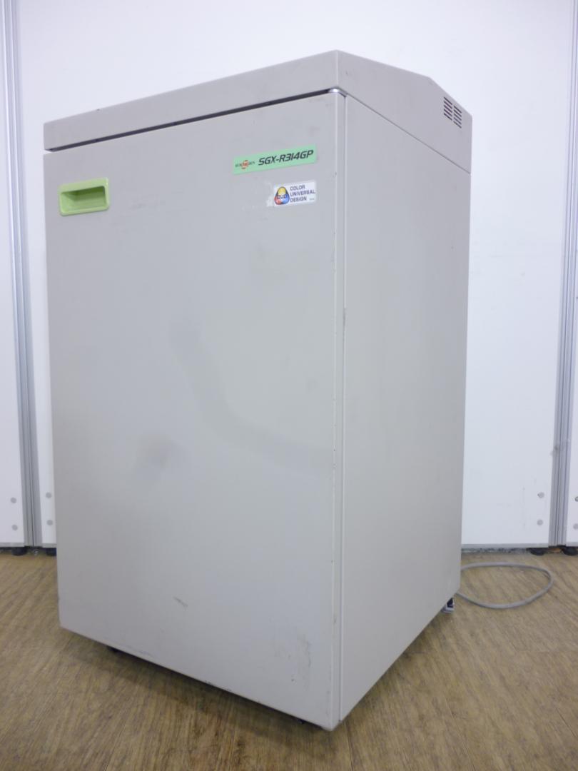 【売れ筋】最大４０枚のパワフルなシュレッダー【A3対応、圧縮クロスカット】
                        
                                    中古
            