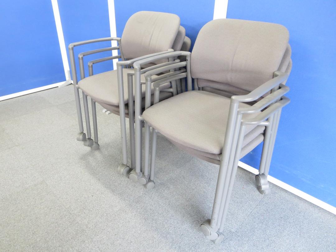 【セットでお得！】■肘付スタッキングチェア6脚セット　キャスター付　グレー ■コクヨ製　ミーティングチェア

                        100Series （100シリーズ）
                                    中古
            