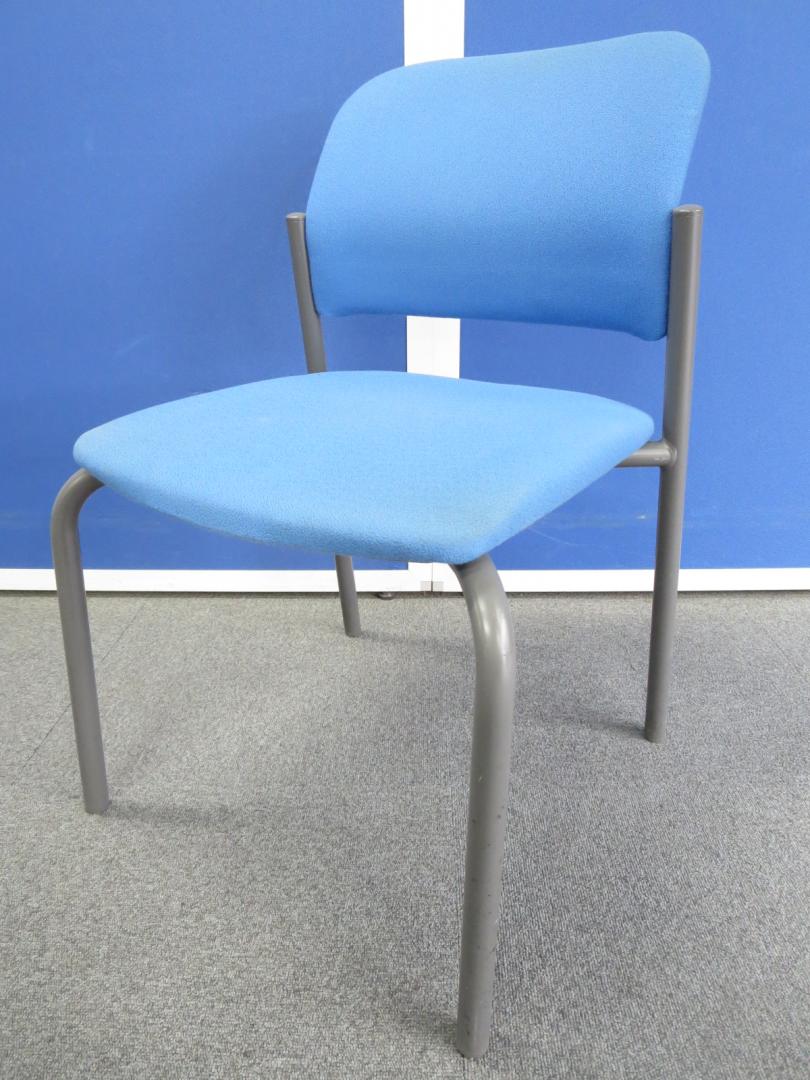 ■コクヨ製　スタッキングチェア　ブルー　■会議・ミーティングに最適！
                        100Series （100シリーズ）
                                    中古
            
