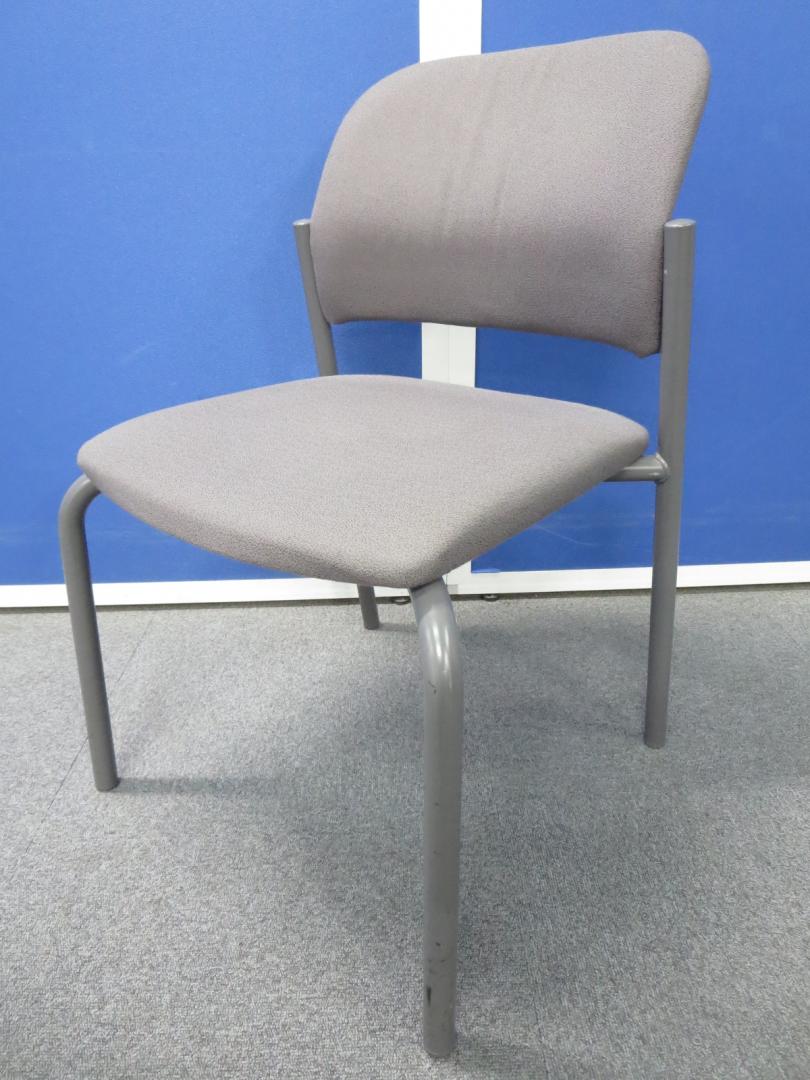 ■スタッキングチェア　グレー　■コクヨ製　ミーティングチェア

                        100Series （100シリーズ）
                                    中古
            