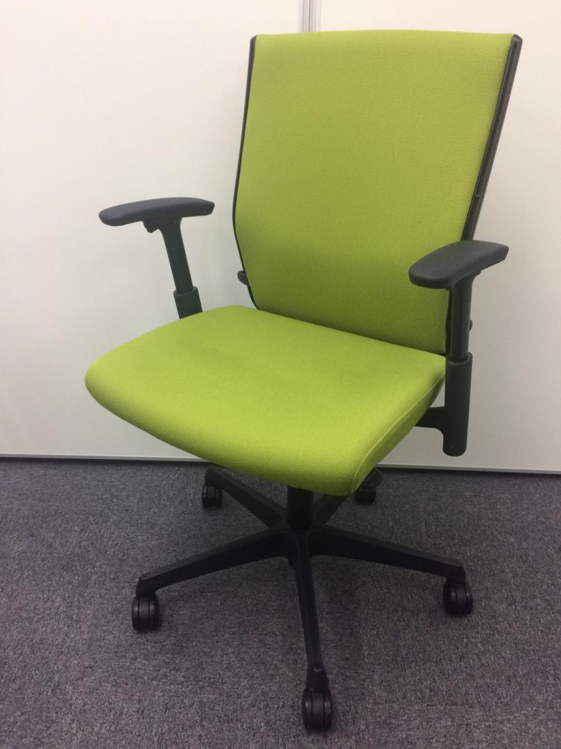 基本性能を向上させたワンランク上のスタンダードモデル【RP】
                        エスクード
                                    中古
            