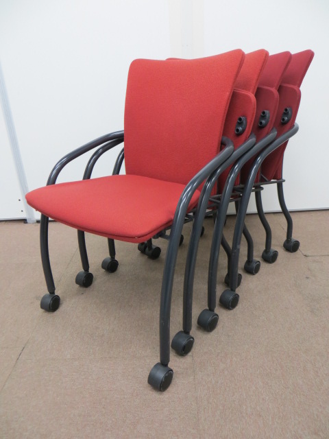 【値下げしました！\14500→\10000】平行に重ねられるネスティング4脚セット【中古オフィス家具】
                        
                                    中古
            