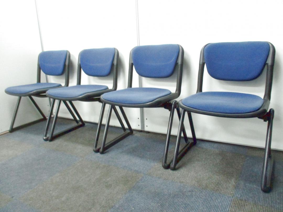 【お得な4脚セット！】重ねて収納可能なスタッキングチェア【会議や研修用にお勧め！】
                        バーテブラ
                                    中古
            