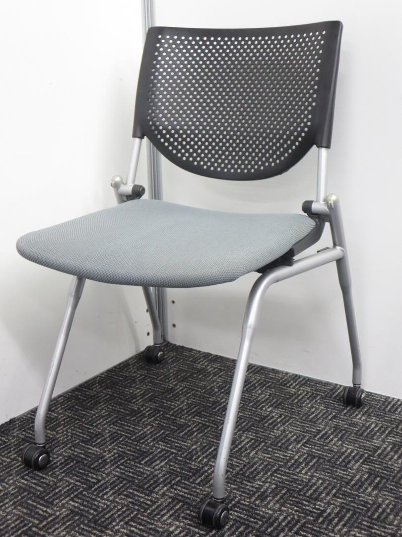 【１３脚揃う！】軽い、頑丈、デザイン良しの３拍子揃った会議用チェア■応接・来客用にも！■人気のグレー
                        プロスタック
                                    中古
            