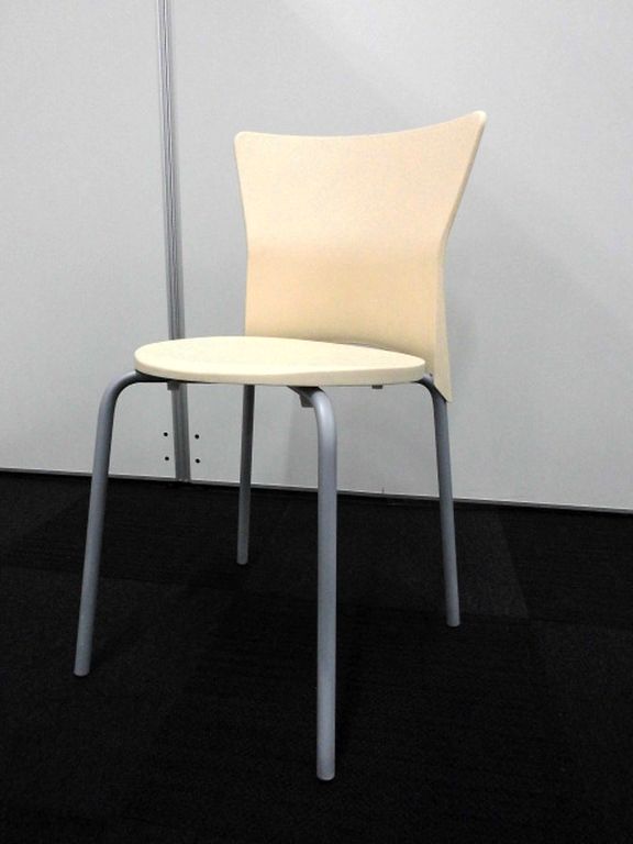 【パステルカラー/アイボリー】スタッキングチェア入荷しました！
                        
                                    中古
            