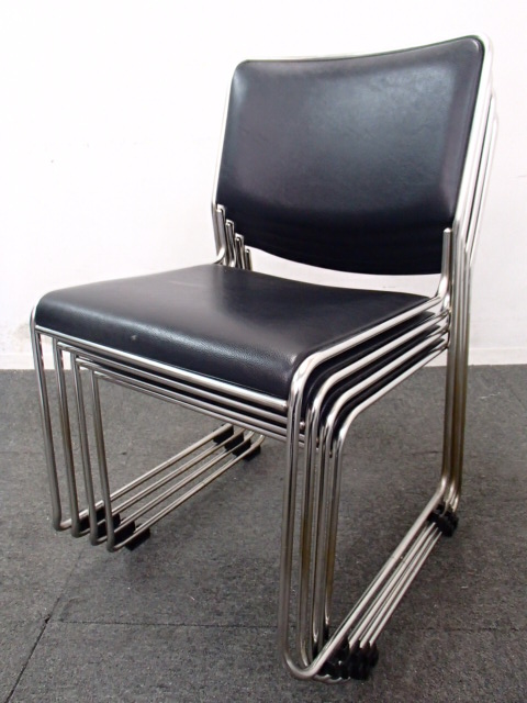 【セット商品】人気のブラック色！4脚セット｜ビニール素材でお手入れラクラク！
                        
                                    中古
            