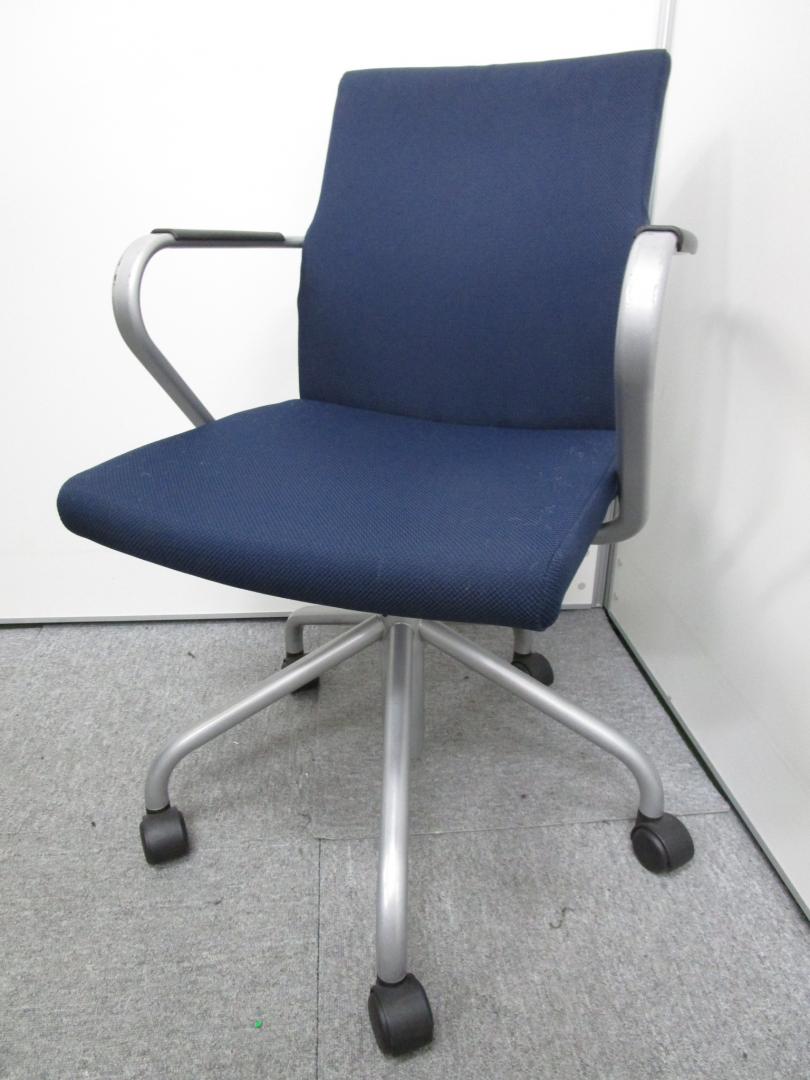 【ミーティングチェア】5本脚キャスター 肘付タイプ　オフィスでの打ち合わせや施設の会議室、ロビー、接客スペースや受付カウンターにおすすめです!
                        
                                    中古
            