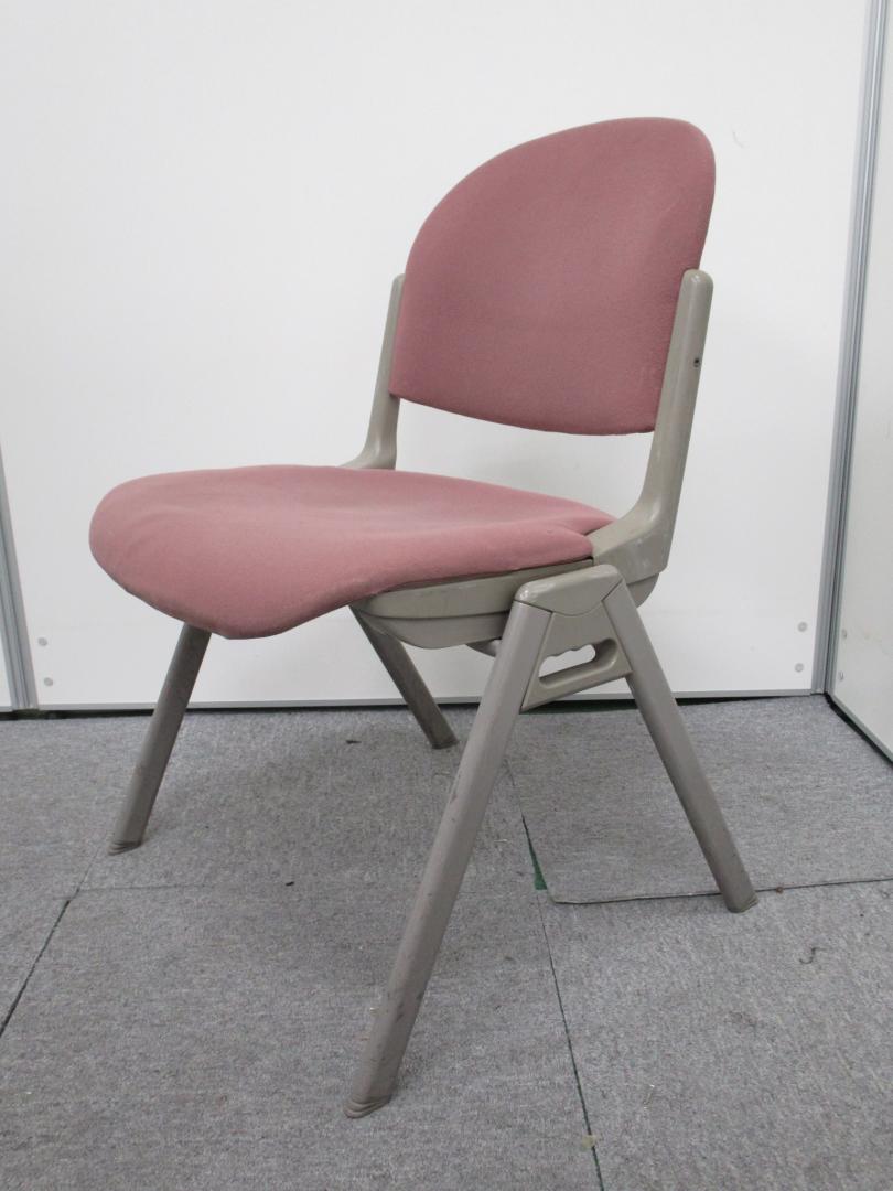 快適なロッキング機能と良質なクッション性　しっかりとしたスタッキングチェアです　使用感強目のためおつとめ品【中古会議用チェア　ミーティングチェア】
                        ピレッティコレクション
                                    中古
            