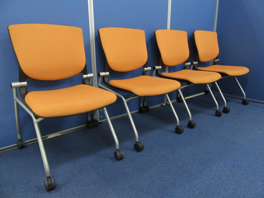 [お得な4脚セット!!]岡村製作所製 グラータチェア オレンジ■デザイン性・座り心地ともに◎!!背パット付きの希少タイプです!![ネスタブル] 
                        グラータ
                                    中古
            