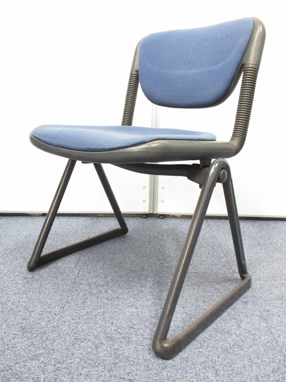 【会議室などに使えるチェア】【重ねる事が可能なミーティングチェア！】イトーキ製バーテブラチェア！
                        バーテブラ
                                    中古
            