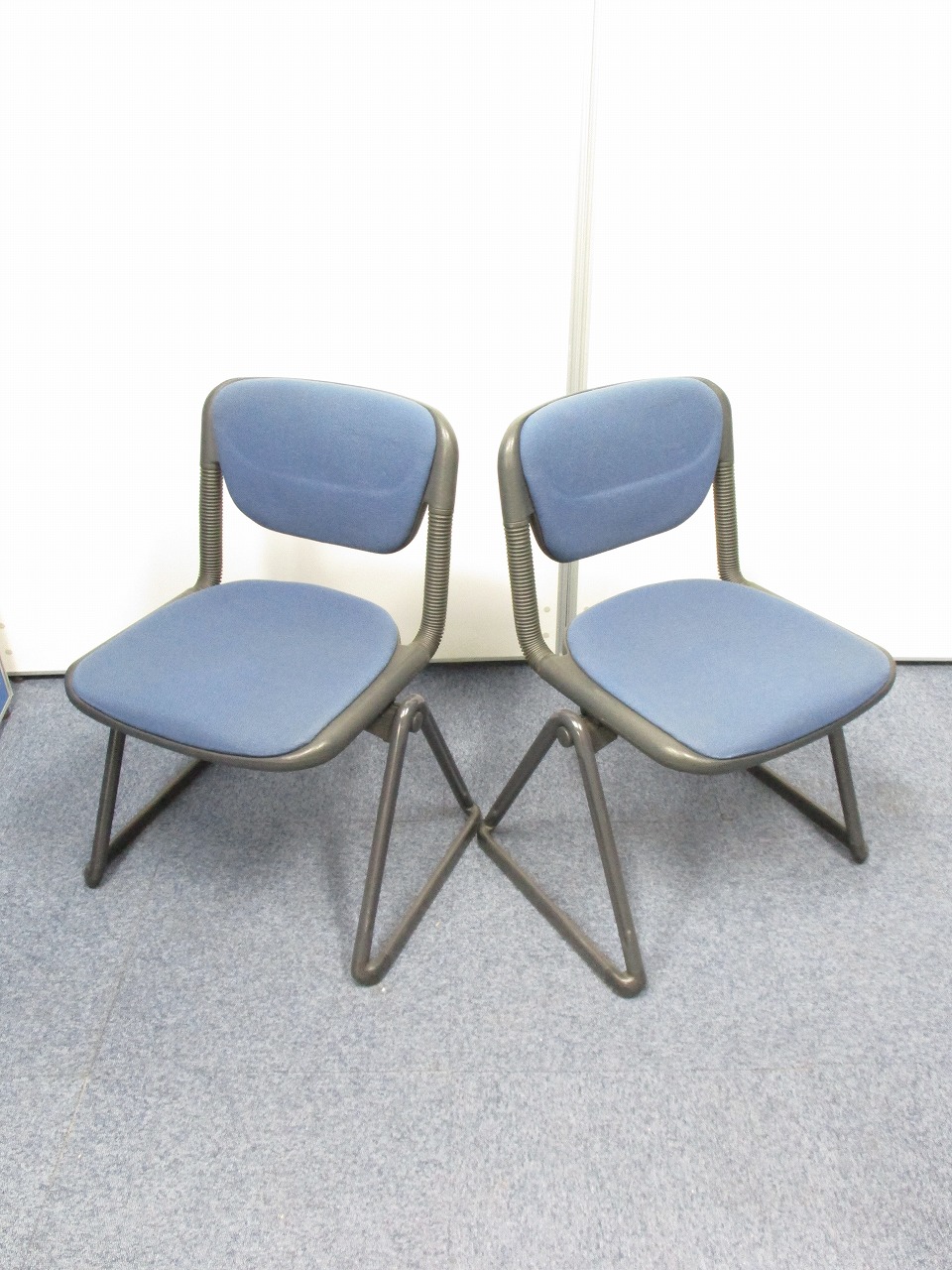 【会議室などに使えるチェア2脚セット】【重ねる事が可能なミーティングチェア！】イトーキ製バーテブラチェア！
                        
                                    中古
            