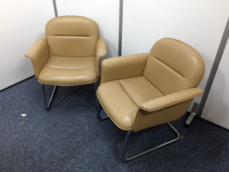 【セット商品】お洒落なミーティングチェア
                        
                                    中古
            