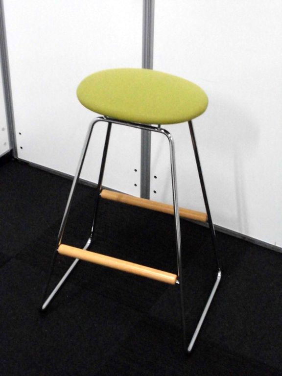 【ハイチェア】可愛いキミドリ色のカウンターチェア【ハイタイプスツール】
                        
                                    中古
            