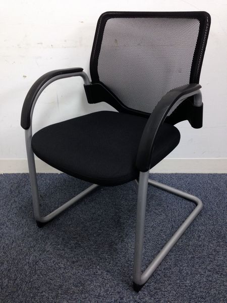 【6脚入荷】デザイン性に優れたトップメーカー製高品質ミーティングチェア
                        エアリ
                                    中古
            