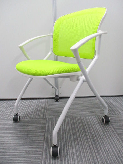 4脚揃います！ライトグリーン色のミーティングチェア！人気のメッシュチェア！
                        
                                    中古
            
