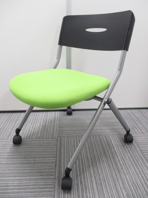 大量10脚ロット！ライトグリーン色のミーティングチェア！キャスター付き！
                        
                                    中古
            