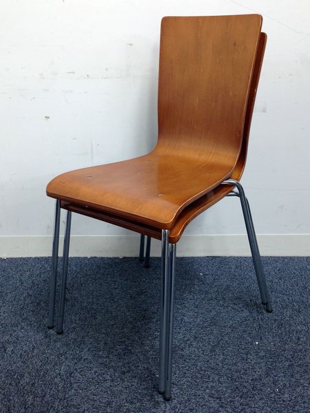 【2脚セットのお値打ち商品】【木製スタッキングチェア】ご家庭用にもオススメです
                        
                                    中古
            